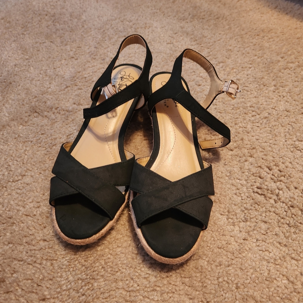 Life Stride mini black wedges